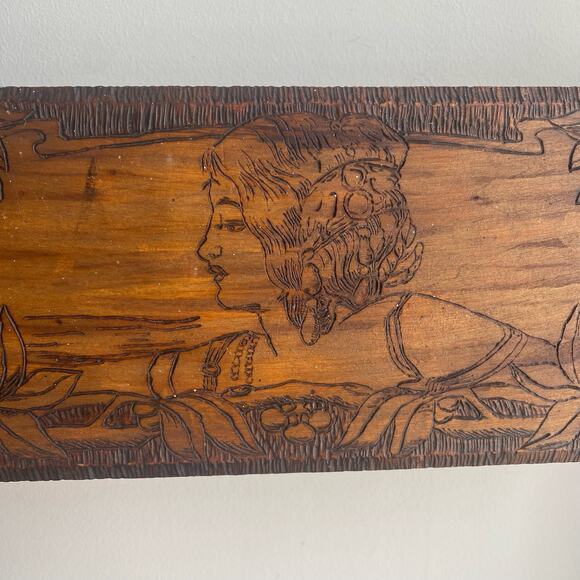 Pyrography Burnt Wood Dresser Glove Box Art Nouveau Beautiful Woman Antique VTG - Picture 2 of 9